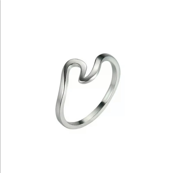 NWT wave silver alloy ring - Picture 4 of 4